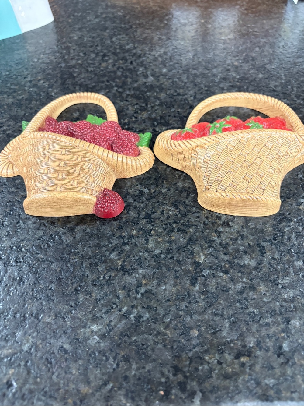 Burberry Red Berry Basket Wall Plaques with Green Leaves - Picture 4 of 5